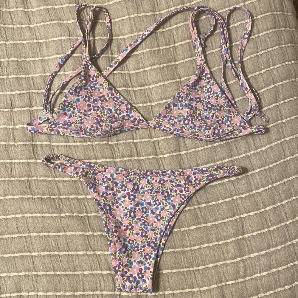 Lavender floral Kuhlani Kini